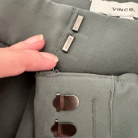Vince Ankle Pleated Front Dress Pants Quiet Luxury Career Office Minimalist Sz 0 - Picture 10 of 11